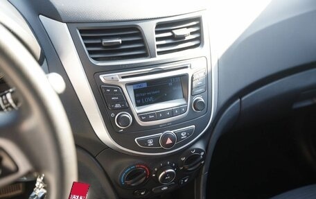 Hyundai Solaris II рестайлинг, 2015 год, 1 100 000 рублей, 12 фотография