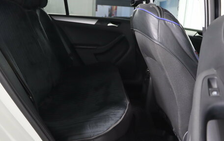 Volkswagen Jetta VI, 2017 год, 1 199 990 рублей, 9 фотография