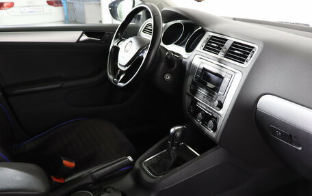 Volkswagen Jetta VI, 2017 год, 1 199 990 рублей, 10 фотография