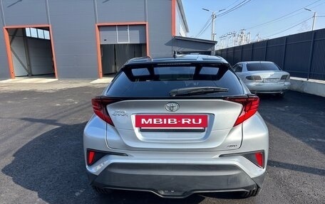 Toyota C-HR I рестайлинг, 2022 год, 2 850 000 рублей, 6 фотография