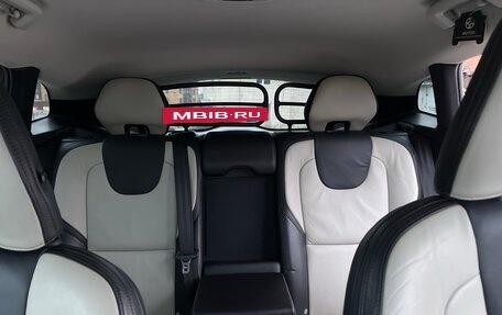 Volvo V40 II рестайлинг, 2013 год, 1 350 000 рублей, 21 фотография