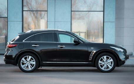 Infiniti QX70, 2016 год, 2 190 000 рублей, 9 фотография