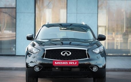 Infiniti QX70, 2016 год, 2 190 000 рублей, 6 фотография