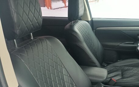 Mitsubishi Outlander III рестайлинг 3, 2018 год, 2 185 000 рублей, 7 фотография