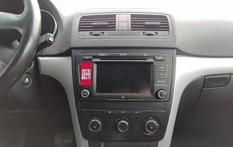 Skoda Yeti I рестайлинг, 2012 год, 779 800 рублей, 18 фотография