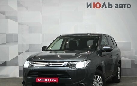 Mitsubishi Outlander III рестайлинг 3, 2014 год, 1 720 000 рублей, 1 фотография