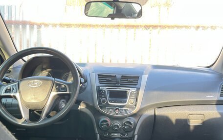 Hyundai Solaris II рестайлинг, 2015 год, 810 000 рублей, 6 фотография
