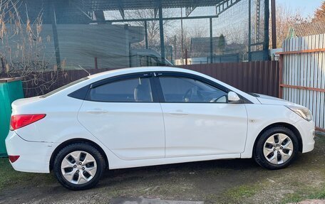 Hyundai Solaris II рестайлинг, 2015 год, 810 000 рублей, 4 фотография