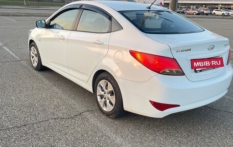 Hyundai Solaris II рестайлинг, 2015 год, 810 000 рублей, 3 фотография