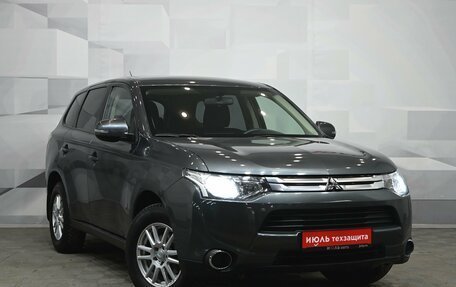 Mitsubishi Outlander III рестайлинг 3, 2014 год, 1 720 000 рублей, 3 фотография