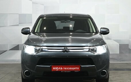 Mitsubishi Outlander III рестайлинг 3, 2014 год, 1 720 000 рублей, 2 фотография