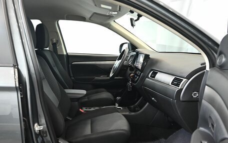 Mitsubishi Outlander III рестайлинг 3, 2014 год, 1 720 000 рублей, 11 фотография