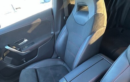 Mercedes-Benz CLA, 2019 год, 3 100 000 рублей, 20 фотография