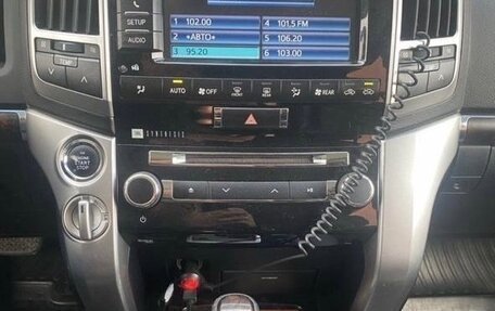 Toyota Land Cruiser 200, 2014 год, 3 300 000 рублей, 11 фотография