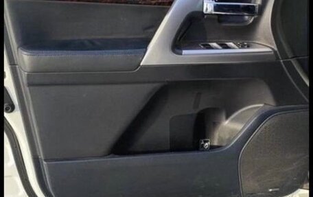 Toyota Land Cruiser 200, 2014 год, 3 300 000 рублей, 8 фотография