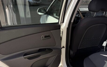 KIA Rio II, 2011 год, 650 000 рублей, 7 фотография