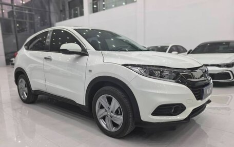 Honda Vezel, 2021 год, 1 720 000 рублей, 3 фотография