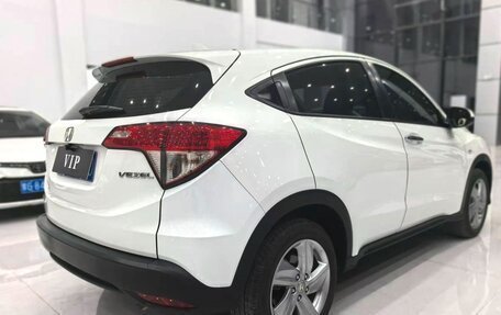 Honda Vezel, 2021 год, 1 720 000 рублей, 4 фотография