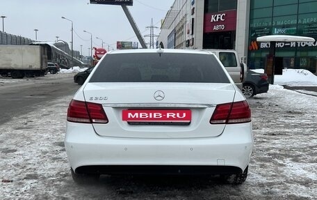 Mercedes-Benz E-Класс, 2013 год, 1 760 000 рублей, 5 фотография