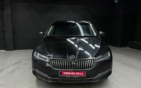 Skoda Superb III рестайлинг, 2021 год, 2 245 000 рублей, 2 фотография