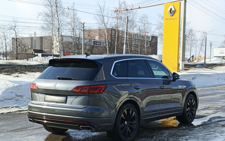 Volkswagen Touareg III, 2018 год, 5 350 000 рублей, 6 фотография