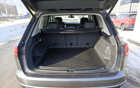 Volkswagen Touareg III, 2018 год, 5 350 000 рублей, 12 фотография