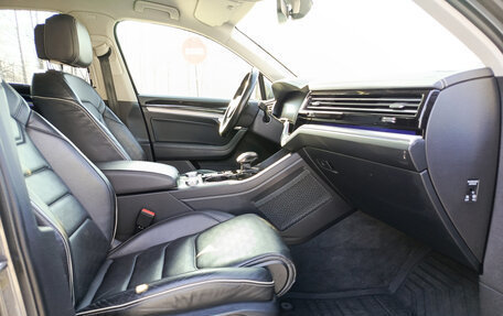 Volkswagen Touareg III, 2018 год, 5 350 000 рублей, 13 фотография