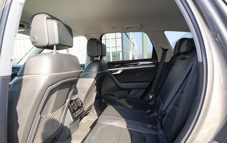 Volkswagen Touareg III, 2018 год, 5 350 000 рублей, 15 фотография