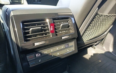 Volkswagen Touareg III, 2018 год, 5 350 000 рублей, 24 фотография