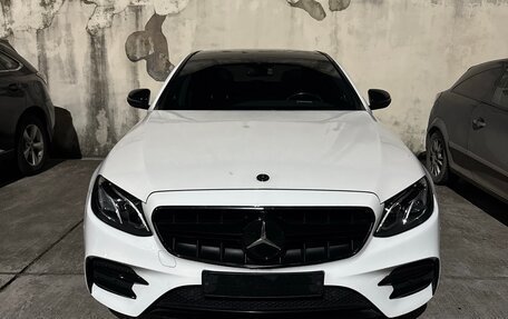 Mercedes-Benz E-Класс, 2019 год, 3 500 000 рублей, 1 фотография