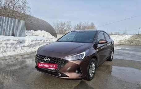 Hyundai Solaris II рестайлинг, 2021 год, 1 850 000 рублей, 8 фотография