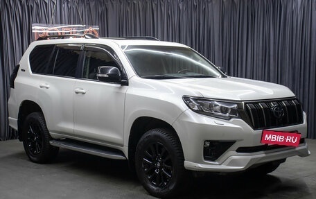 Toyota Land Cruiser Prado 150 рестайлинг 2, 2020 год, 7 298 000 рублей, 3 фотография