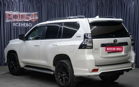 Toyota Land Cruiser Prado 150 рестайлинг 2, 2020 год, 7 298 000 рублей, 7 фотография