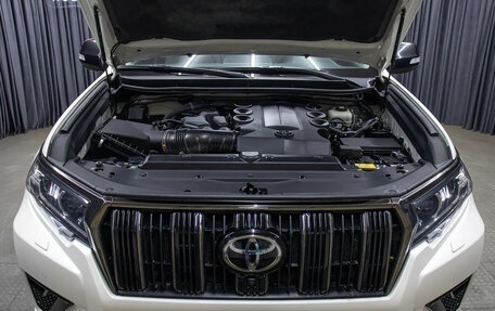 Toyota Land Cruiser Prado 150 рестайлинг 2, 2020 год, 7 298 000 рублей, 9 фотография