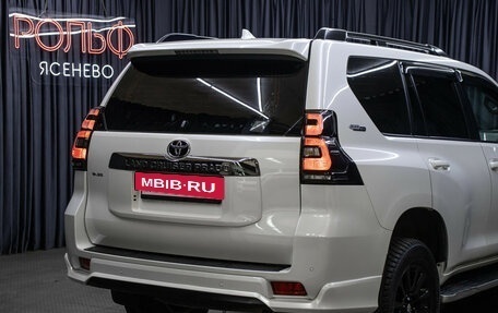 Toyota Land Cruiser Prado 150 рестайлинг 2, 2020 год, 7 298 000 рублей, 25 фотография