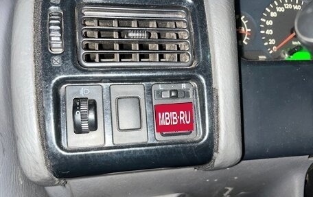 Toyota Avensis III рестайлинг, 1998 год, 375 000 рублей, 17 фотография