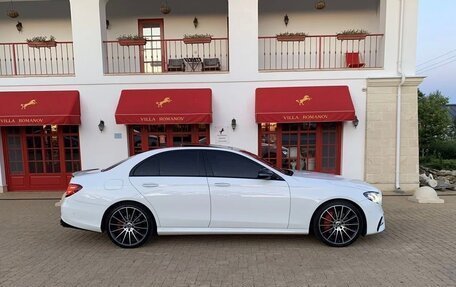 Mercedes-Benz E-Класс, 2019 год, 3 500 000 рублей, 6 фотография