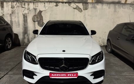 Mercedes-Benz E-Класс, 2019 год, 3 500 000 рублей, 16 фотография