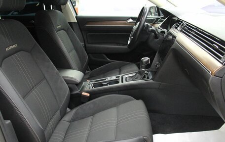 Volkswagen Passat B8 рестайлинг, 2018 год, 2 410 000 рублей, 31 фотография