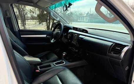 Toyota Hilux VIII, 2015 год, 3 250 000 рублей, 7 фотография