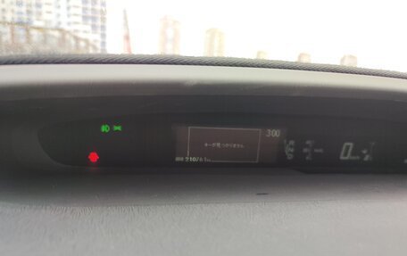 Toyota Prius, 2012 год, 1 100 000 рублей, 10 фотография