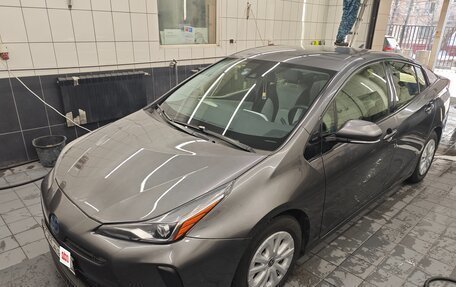 Toyota Prius IV XW50, 2019 год, 2 130 000 рублей, 3 фотография