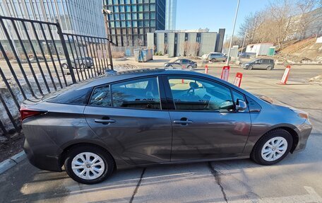 Toyota Prius IV XW50, 2019 год, 2 130 000 рублей, 8 фотография