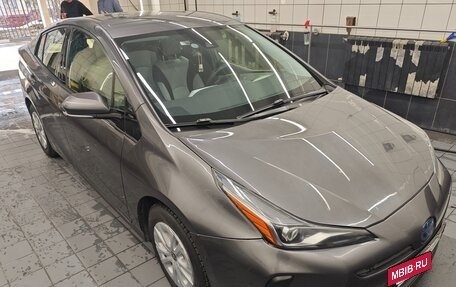 Toyota Prius IV XW50, 2019 год, 2 130 000 рублей, 2 фотография