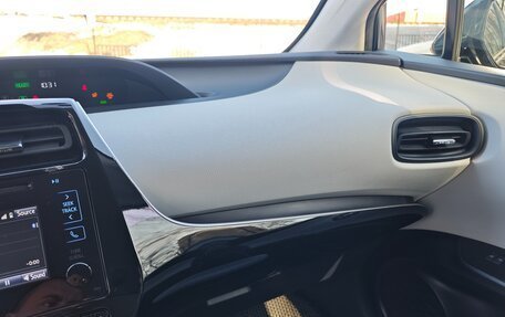 Toyota Prius IV XW50, 2019 год, 2 130 000 рублей, 12 фотография