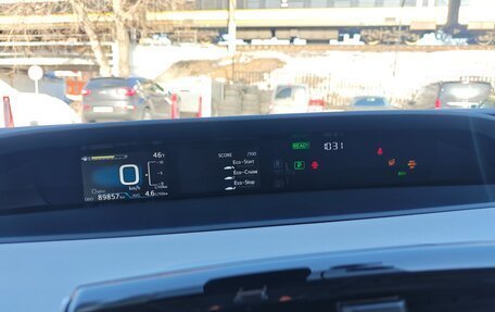 Toyota Prius IV XW50, 2019 год, 2 130 000 рублей, 11 фотография