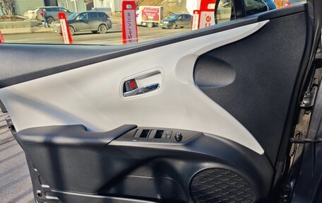 Toyota Prius IV XW50, 2019 год, 2 130 000 рублей, 14 фотография