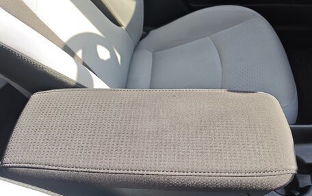 Toyota Prius IV XW50, 2019 год, 2 130 000 рублей, 21 фотография