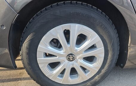 Toyota Prius IV XW50, 2019 год, 2 130 000 рублей, 24 фотография