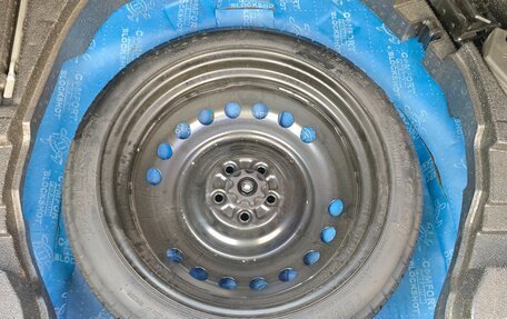 Toyota Prius IV XW50, 2019 год, 2 130 000 рублей, 30 фотография